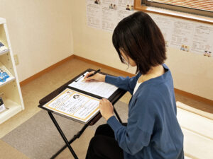 施術申込書に住所、お名前、お悩みの症状など出来るだけ詳しく記入してください。